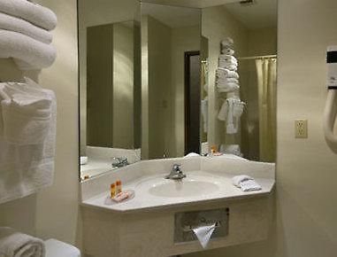 Howard Johnson Inn Tybee Island Savannah Ga Room photo