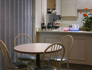 Howard Johnson Inn Tybee Island Savannah Ga Restaurant photo